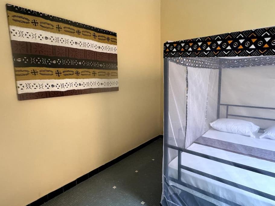 Independent Room On Island In Colonial House With Private Entrance Saint-Louis Exteriör bild